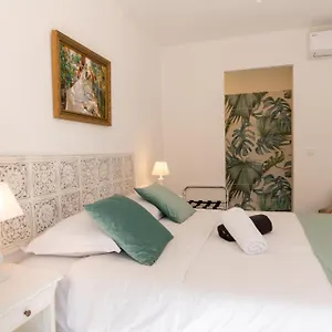 Apartment Bien D'exception En Face Du Palais Des Papes France