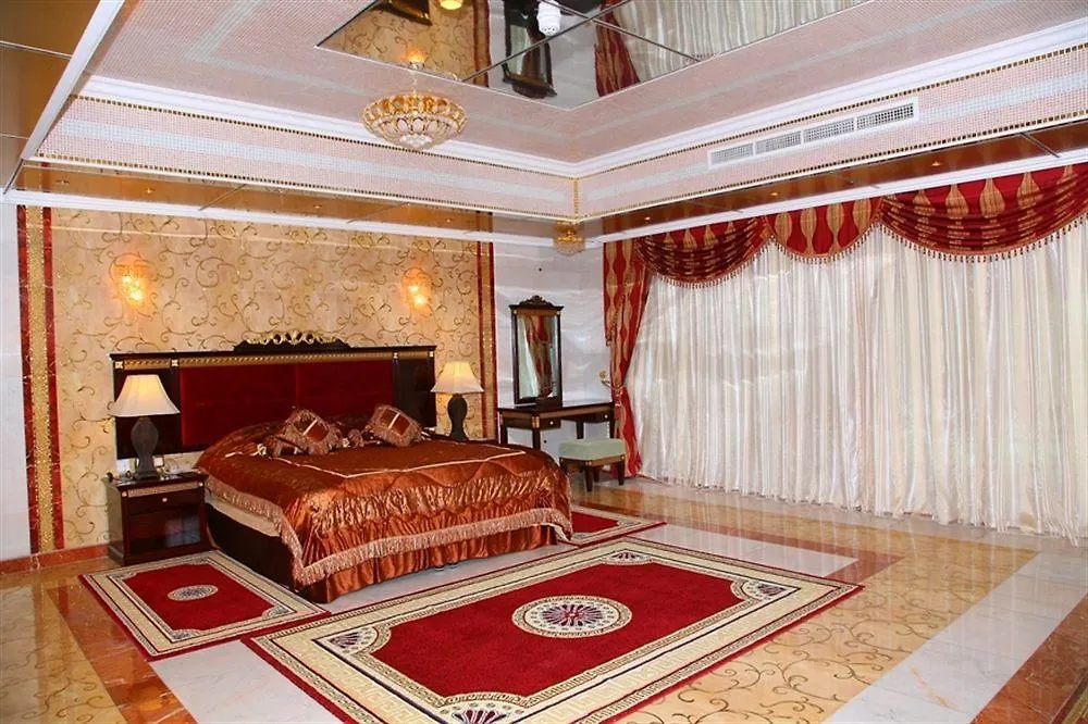 Golden Tulip Media Hotel Дубай