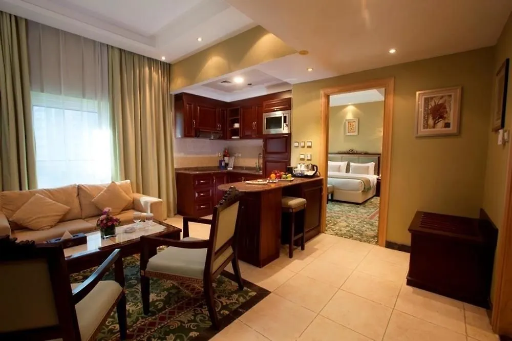 Golden Tulip Media Hotel Дубай