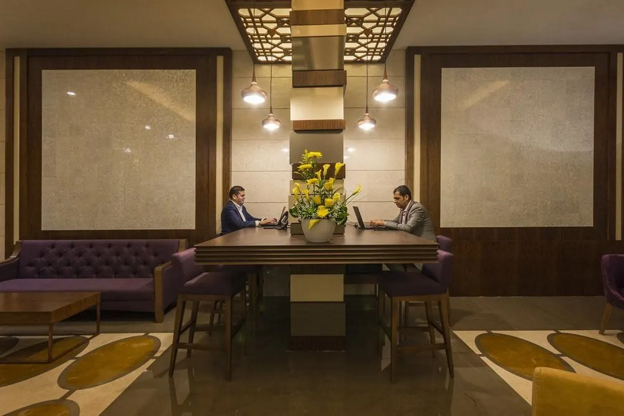 ****  Golden Tulip Media Hotel Дубай ОАЭ