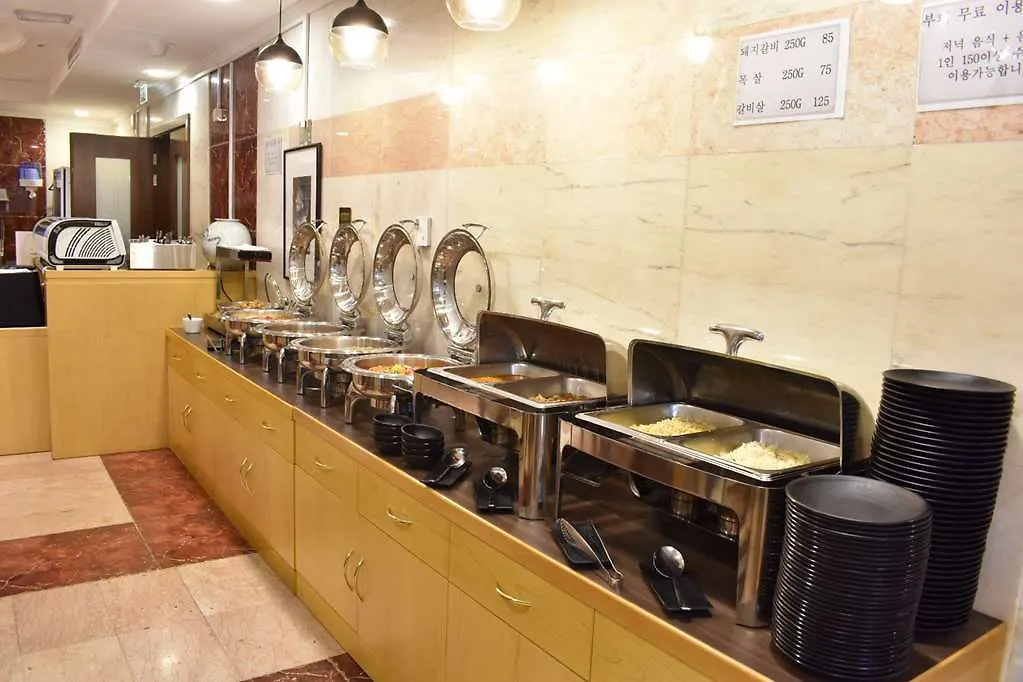 Golden Tulip Media Hotel Dubai